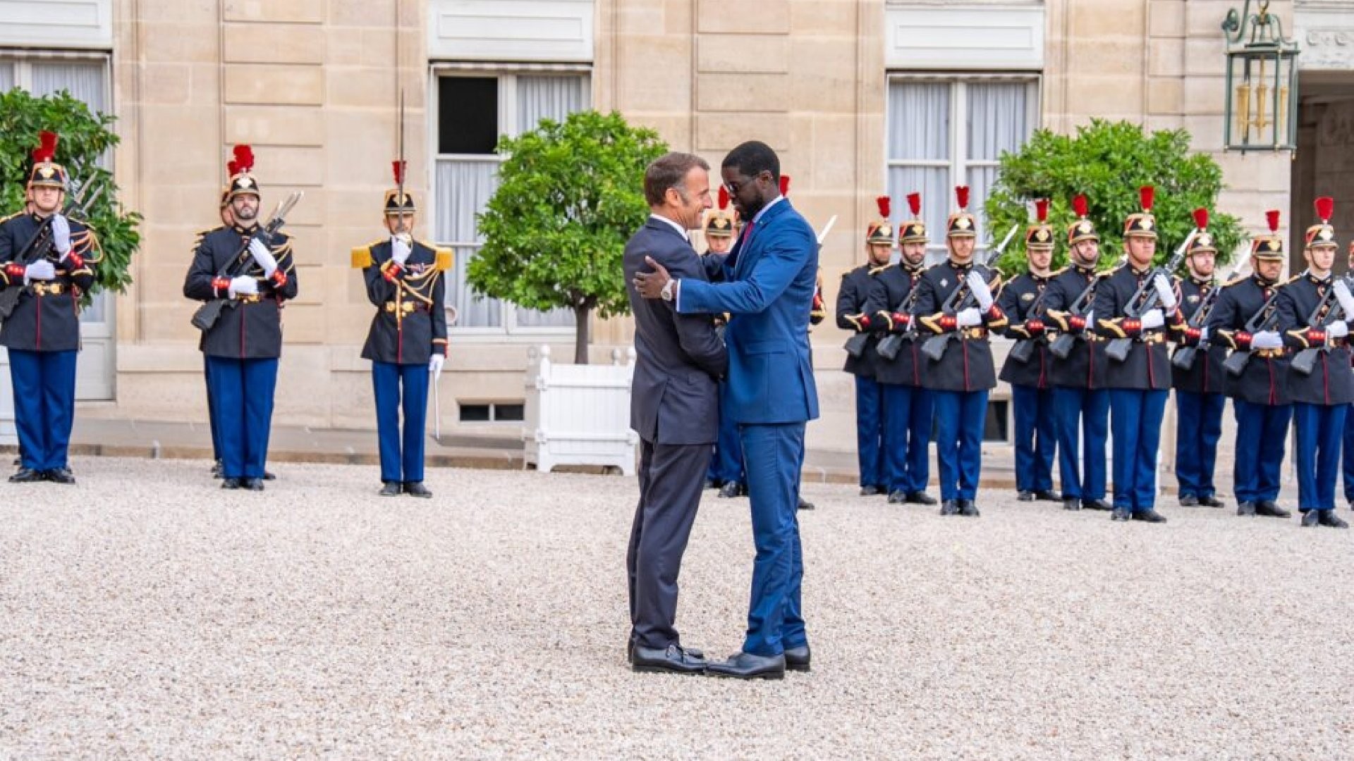 Sénégal-France : Diomaye et Macron se sont rencontrés à Paris