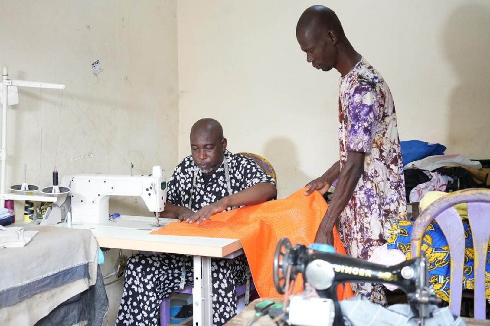 Ibrahim Kamissoko a fait se son atelier un espace pour impulser une nouvelle approche et perception d'Abobo, sa commune.