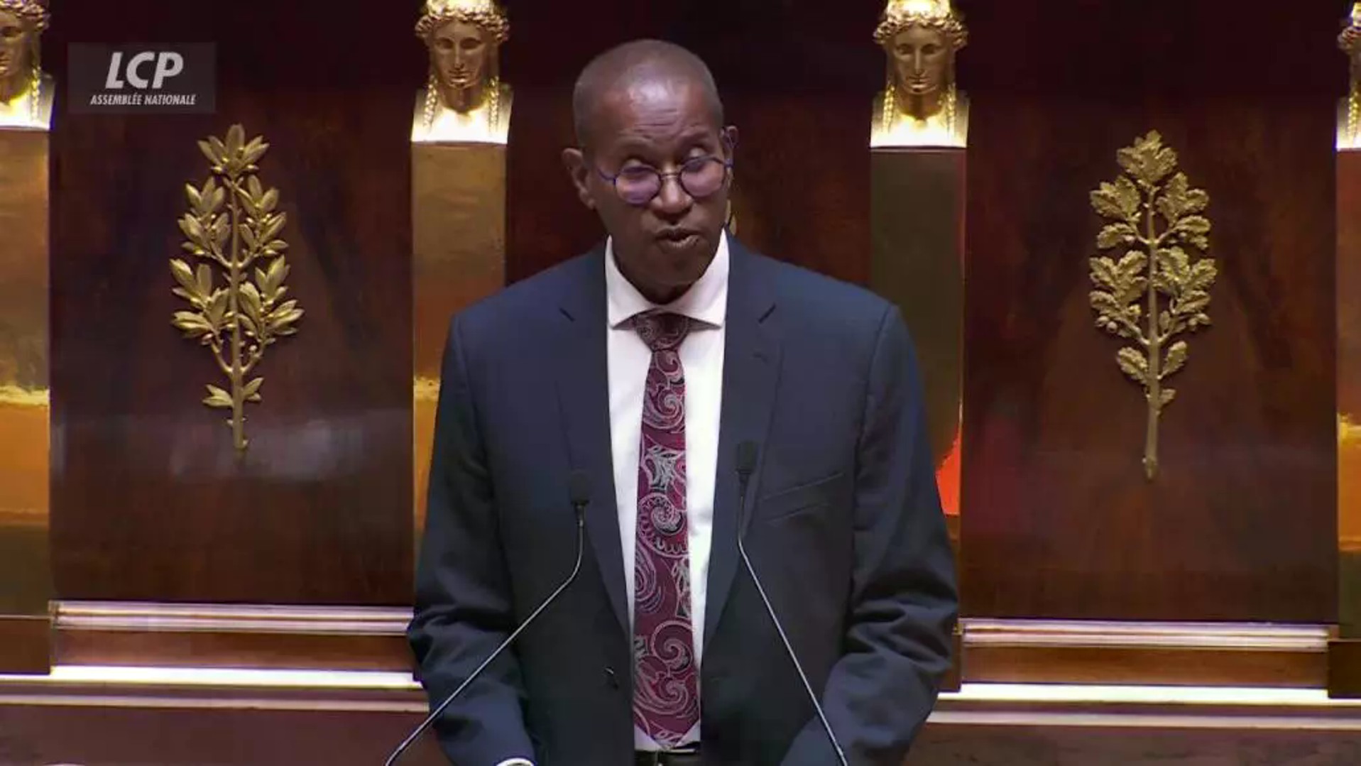Le député de Guadeloupe Max Mathiasin a été à l'origine de la proposition qui a conduit au vote à l'Assemblée nationale de la loi d'abrogation du Code Noir ce 28 mai 2026.&nbsp;