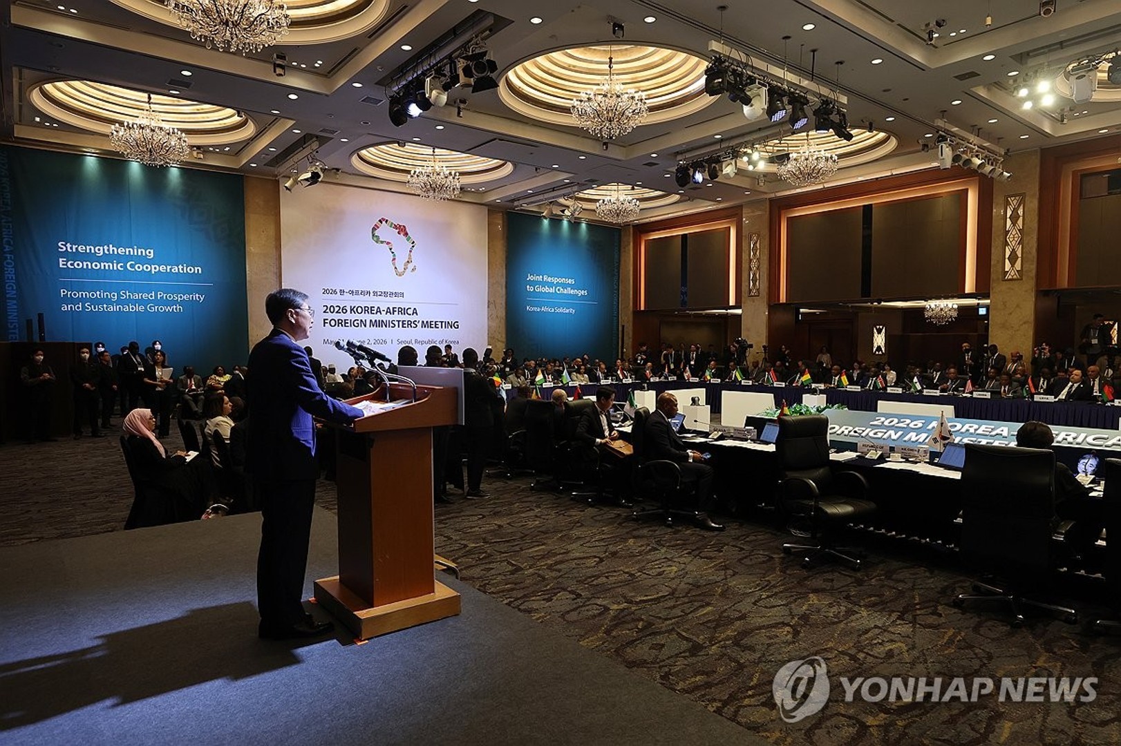 Lors de la Réunion des ministres des Affaires étrangères Corée-Afrique, le lundi 1er juin 2026, à l'hôtel Lotte du centre de Séoul. le ministre coréen des Affaires étrangères Cho Hyun a prononcé le discours d'ouverture. (Photo Yonhapnews)