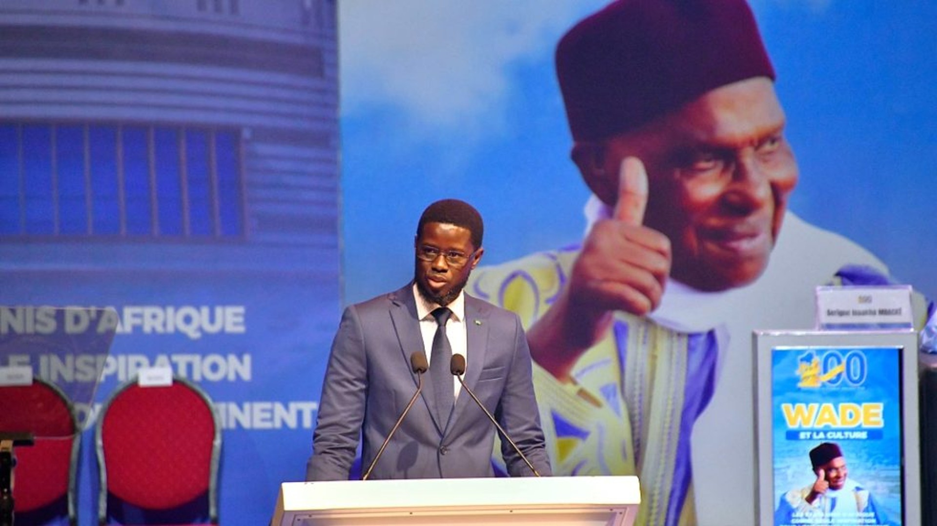 Lors de la cérémonie du centenaire d'Abdoulaye Wade, l'actuel chef de l'Etat sénégalais, Bassirou Diomaye Faye, a placé l'ex-président dans une orbite d'histoire.&nbsp;